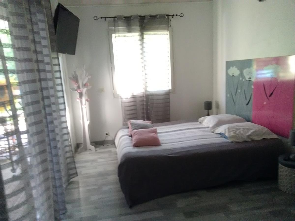 Sainte-Eulalie  Chambre D'Hotes Les Macarons De Tata מראה חיצוני תמונה