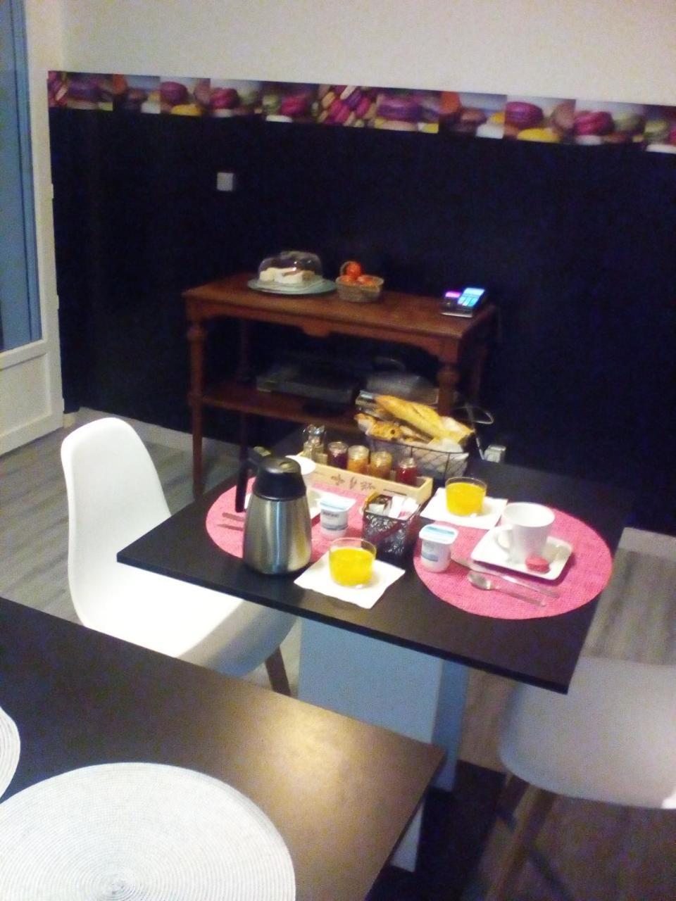 Sainte-Eulalie  Chambre D'Hotes Les Macarons De Tata מראה חיצוני תמונה